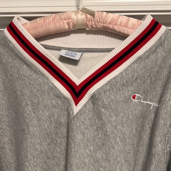 Cropped Champion sweatshirt - Picture 2 of 3